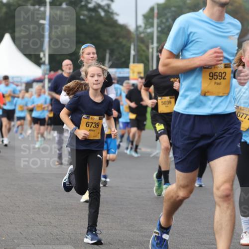 13.09.2026 - Kiel Lauf Andreas Tolksdorf http://msf.ph/oto/10294141 13.09.2026 09:26:11 Kiellinie 4, 38, 6739, 5039, 9592, 38, 0777 meine-sportfotos.de