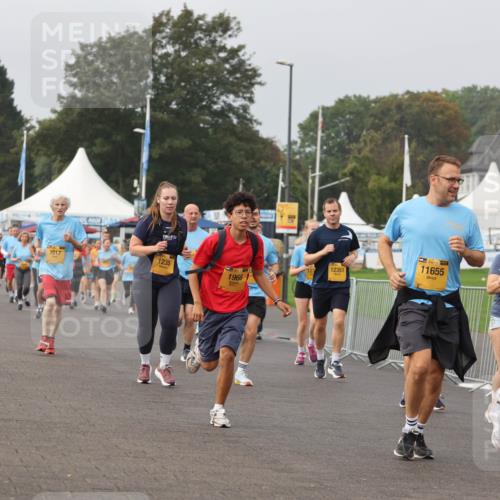 13.09.2026 - Kiel Lauf Andreas Tolksdorf http://msf.ph/oto/10294283 13.09.2026 09:26:32 Kiellinie 11655, 12351, 11653, 2017, 1235, 1966, 5672 meine-sportfotos.de