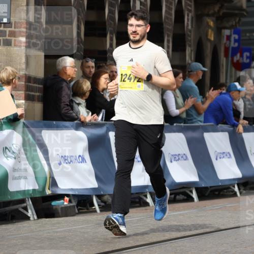 13.09.2026 - 21. swb-Marathon Bremen Strokosch-Dieckow http://msf.ph/oto/10294295 13.09.2026 11:20:02 Ziel 10882, 11457, 11244, 11333, 11337 meine-sportfotos.de