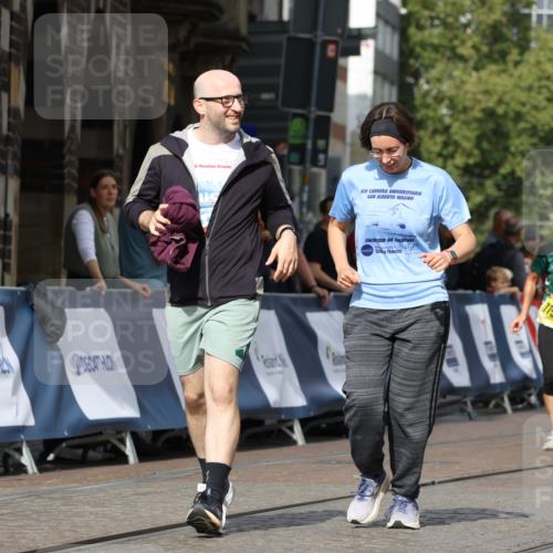 13.09.2026 - 21. swb-Marathon Bremen Strokosch-Dieckow http://msf.ph/oto/10294483 13.09.2026 11:20:37 Ziel 11244, 11296, 11333, 11337, 12285, 12374, 11529, 11530, 11675, 12153, 12316, 12317 meine-sportfotos.de