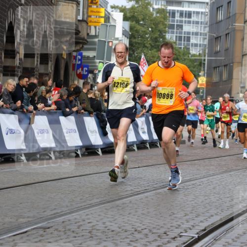 13.09.2026 - 21. swb-Marathon Bremen Strokosch-Dieckow http://msf.ph/oto/10294612 13.09.2026 10:47:31 Ziel 10319, 10744, 11060, 11187, 11344, 11462, 11650, 11651, 11814, 12048, 12298, 12415, 12470, 13528, 13545, 13589, 13613, 10172, 10210, 10223, 10393, 10592, 10594, 10860, 10873, 11018, 11130, 11634, 11809, 11894, 12077, 12318, 12547 meine-sportfotos.de