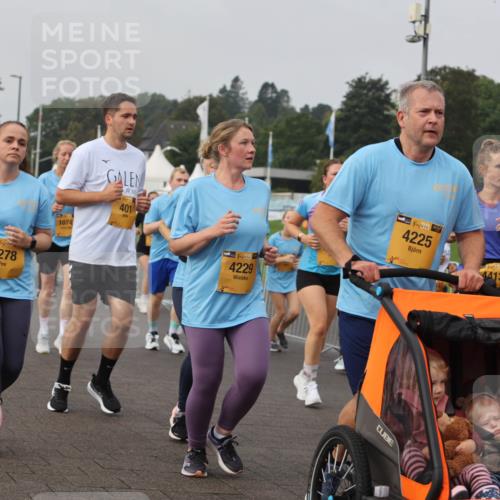 13.09.2026 - Kiel Lauf Andreas Tolksdorf http://msf.ph/oto/10294634 13.09.2026 09:27:39 Kiellinie 6278, 1074, 401, 38, 4229, 38, 4225, 1, 39, 4413 meine-sportfotos.de