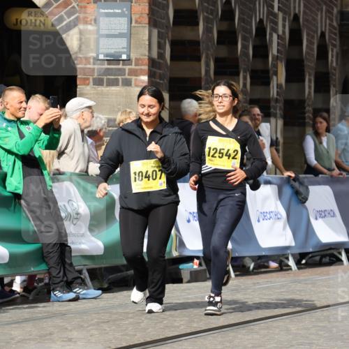 13.09.2026 - 21. swb-Marathon Bremen Strokosch-Dieckow http://msf.ph/oto/10294640 13.09.2026 11:21:04 Ziel 11529, 11530, 11541, 11675, 11980, 12153, 12316, 12317 meine-sportfotos.de