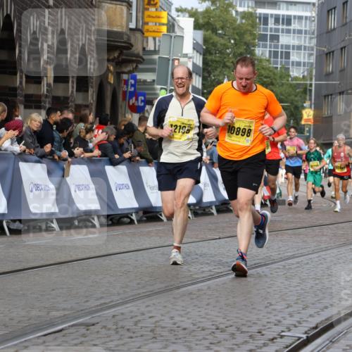 13.09.2026 - 21. swb-Marathon Bremen Strokosch-Dieckow http://msf.ph/oto/10294651 13.09.2026 10:47:31 Ziel 10319, 10744, 11060, 11187, 11344, 11462, 11650, 11651, 11814, 12048, 12298, 12415, 12470, 13528, 13545, 13589, 13613, 10172, 10210, 10223, 10393, 10592, 10594, 10860, 10873, 11018, 11130, 11634, 11809, 11894, 12077, 12318, 12547 meine-sportfotos.de