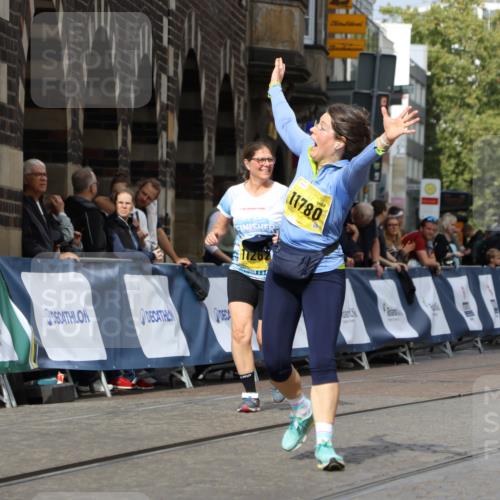 13.09.2026 - 21. swb-Marathon Bremen Strokosch-Dieckow http://msf.ph/oto/10294702 13.09.2026 11:21:27 Ziel 11104, 11821 meine-sportfotos.de