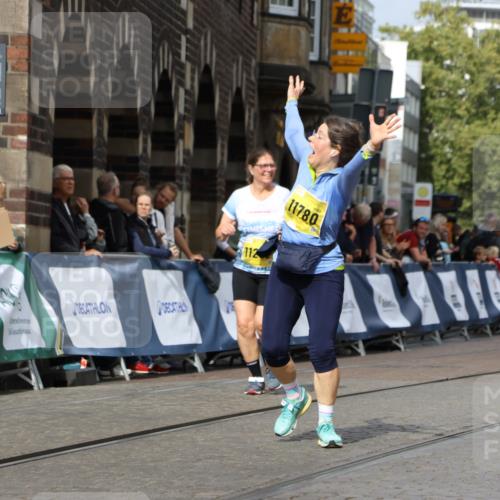 13.09.2026 - 21. swb-Marathon Bremen Strokosch-Dieckow http://msf.ph/oto/10294707 13.09.2026 11:21:27 Ziel 11104, 11821 meine-sportfotos.de