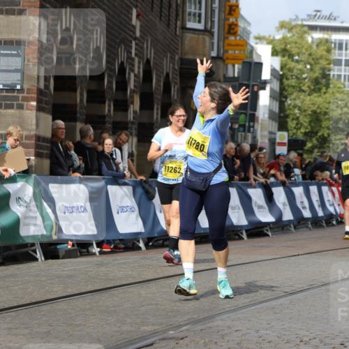 13.09.2026 - 21. swb-Marathon Bremen Strokosch-Dieckow http://msf.ph/oto/10294721 13.09.2026 11:21:27 Ziel 11104, 11821 meine-sportfotos.de