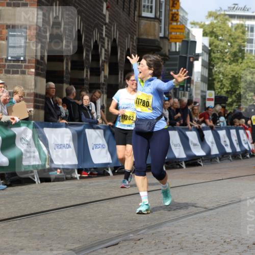 13.09.2026 - 21. swb-Marathon Bremen Strokosch-Dieckow http://msf.ph/oto/10294734 13.09.2026 11:21:28 Ziel 11104, 11821 meine-sportfotos.de