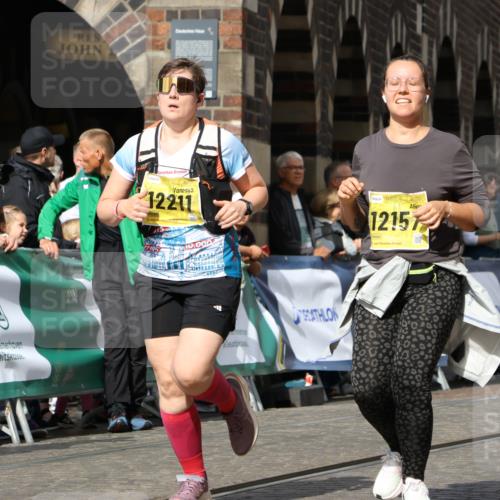 13.09.2026 - 21. swb-Marathon Bremen Strokosch-Dieckow http://msf.ph/oto/10294945 13.09.2026 11:22:08 Ziel 11104, 11639, 11423, 12444 meine-sportfotos.de
