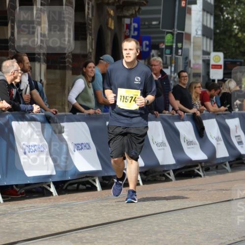 13.09.2026 - 21. swb-Marathon Bremen Strokosch-Dieckow http://msf.ph/oto/10295138 13.09.2026 11:22:49 Ziel 10710, 10968, 11423, 11579, 12444, 12083 meine-sportfotos.de