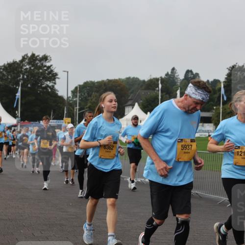13.09.2026 - Kiel Lauf Andreas Tolksdorf http://msf.ph/oto/10295215 13.09.2026 09:28:48 Kiellinie 6648, 6362, 5937, 381, 12167, 12047, 109 meine-sportfotos.de