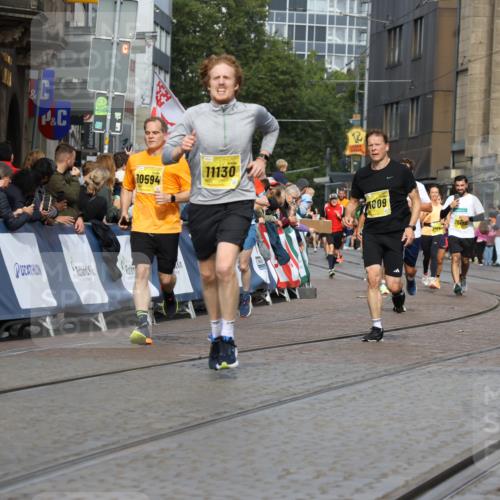 13.09.2026 - 21. swb-Marathon Bremen Strokosch-Dieckow http://msf.ph/oto/10295366 13.09.2026 10:47:43 Ziel 10189, 10270, 10310, 10319, 10807, 10873, 10898, 11187, 11269, 11462, 11469, 11646, 12048, 12195, 12296, 12298, 13521, 13528, 13545, 13589, 10172, 10592, 11018, 11360, 11634, 11735, 12278, 12558 meine-sportfotos.de