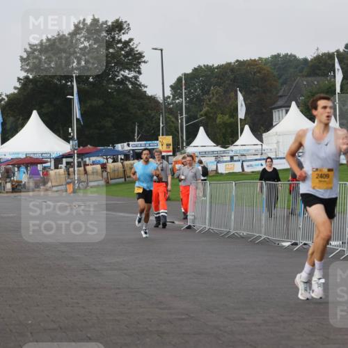 13.09.2026 - Kiel Lauf Andreas Tolksdorf http://msf.ph/oto/10295448 13.09.2026 09:20:40 Kiellinie 2409 meine-sportfotos.de