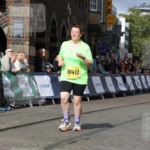 13.09.2026 - 21. swb-Marathon Bremen Strokosch-Dieckow http://msf.ph/oto/10295495 13.09.2026 11:24:09 Ziel 10292, 10970, 11712 meine-sportfotos.de