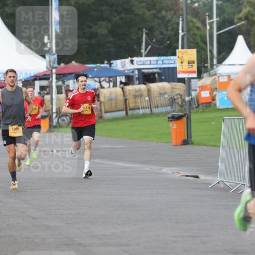 13.09.2026 - Kiel Lauf Andreas Tolksdorf http://msf.ph/oto/10295545 13.09.2026 09:21:12 Kiellinie 60, 10, 7958, 66, 11516 meine-sportfotos.de