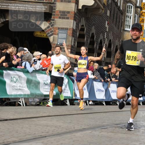 13.09.2026 - 21. swb-Marathon Bremen Strokosch-Dieckow http://msf.ph/oto/10295677 13.09.2026 10:47:55 Ziel 10172, 10189, 10210, 10223, 10270, 10310, 10393, 10594, 10807, 10860, 10873, 11130, 11469, 11646, 11809, 11894, 12077, 12296, 12318, 12547, 13521, 10142, 10329, 11058, 11193, 11735, 12354, 12487, 13620 meine-sportfotos.de