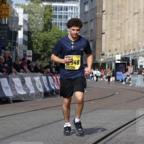 13.09.2026 - 21. swb-Marathon Bremen Strokosch-Dieckow http://msf.ph/oto/10295683 13.09.2026 11:26:19 Ziel 11538 meine-sportfotos.de