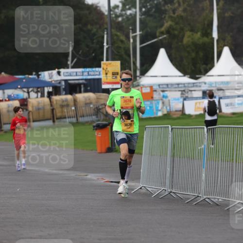 13.09.2026 - Kiel Lauf Andreas Tolksdorf http://msf.ph/oto/10295702 13.09.2026 09:21:50 Kiellinie 3678, 3679 meine-sportfotos.de