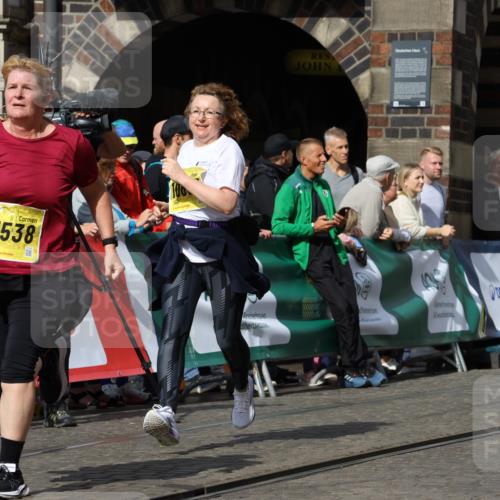 13.09.2026 - 21. swb-Marathon Bremen Strokosch-Dieckow http://msf.ph/oto/10295807 13.09.2026 11:26:45 Ziel 11538, 10573, 11254, 11851, 12377, 12408 meine-sportfotos.de