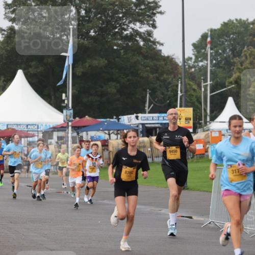 13.09.2026 - Kiel Lauf Andreas Tolksdorf http://msf.ph/oto/10295913 13.09.2026 09:22:52 Kiellinie 12416, 10, 8702, 9450, 317 meine-sportfotos.de