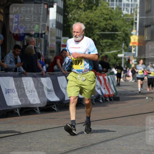 13.09.2026 - 21. swb-Marathon Bremen Strokosch-Dieckow http://msf.ph/oto/10295932 13.09.2026 11:27:03 Ziel 10573, 10667, 11538 meine-sportfotos.de