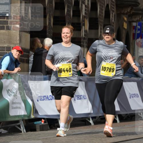 13.09.2026 - 21. swb-Marathon Bremen Strokosch-Dieckow http://msf.ph/oto/10295981 13.09.2026 11:27:29 Ziel 12377, 12408 meine-sportfotos.de