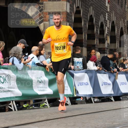 13.09.2026 - 21. swb-Marathon Bremen Strokosch-Dieckow http://msf.ph/oto/10296037 13.09.2026 10:48:03 Ziel 10172, 10210, 10223, 10393, 10592, 10594, 10860, 10873, 11018, 11130, 11634, 11809, 11894, 12077, 12318, 12547, 12558, 10316, 10329, 10638, 11058, 11135, 11193, 11241, 11781 meine-sportfotos.de