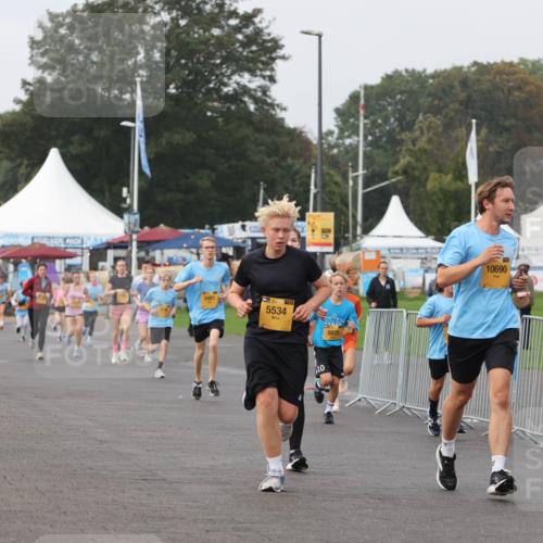 13.09.2026 - Kiel Lauf Andreas Tolksdorf http://msf.ph/oto/10296049 13.09.2026 09:23:25 Kiellinie 3481, 4, 3, 5534, 10, 9825, 10690 meine-sportfotos.de