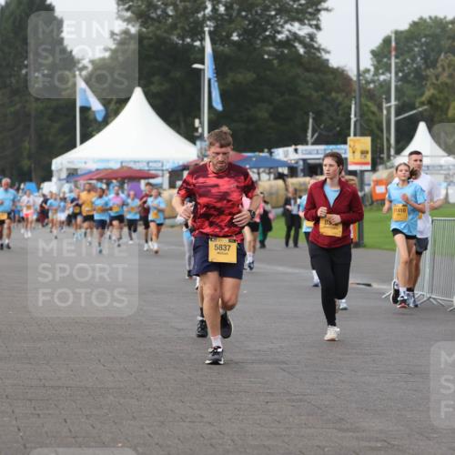 13.09.2026 - Kiel Lauf Andreas Tolksdorf http://msf.ph/oto/10296076 13.09.2026 09:23:33 Kiellinie 6, 1, 39, 5837, 11410, 1735 meine-sportfotos.de