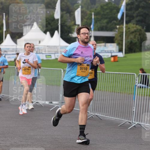13.09.2026 - Kiel Lauf Andreas Tolksdorf http://msf.ph/oto/10296157 13.09.2026 09:23:52 Kiellinie 9838, 38, 9110, 90 meine-sportfotos.de