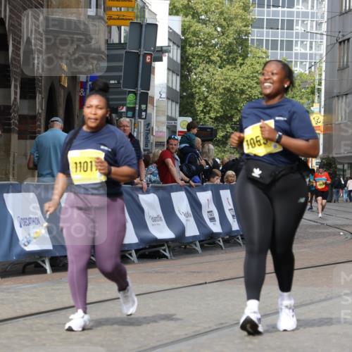 13.09.2026 - 21. swb-Marathon Bremen Strokosch-Dieckow http://msf.ph/oto/10296158 13.09.2026 11:28:32 Ziel 11161 meine-sportfotos.de