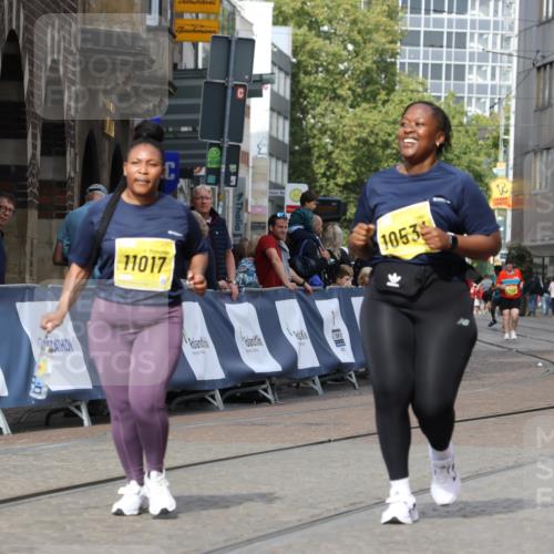 13.09.2026 - 21. swb-Marathon Bremen Strokosch-Dieckow http://msf.ph/oto/10296168 13.09.2026 11:28:32 Ziel 11161 meine-sportfotos.de