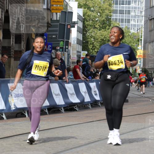 13.09.2026 - 21. swb-Marathon Bremen Strokosch-Dieckow http://msf.ph/oto/10296184 13.09.2026 11:28:32 Ziel 11161 meine-sportfotos.de