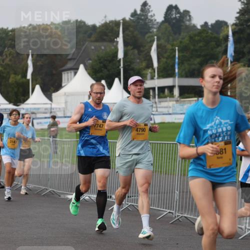 13.09.2026 - Kiel Lauf Andreas Tolksdorf http://msf.ph/oto/10296261 13.09.2026 09:24:09 Kiellinie 4089, 3771, 3143, 8591, 38, 7747, 4790, 581, 1, 39, 432 meine-sportfotos.de