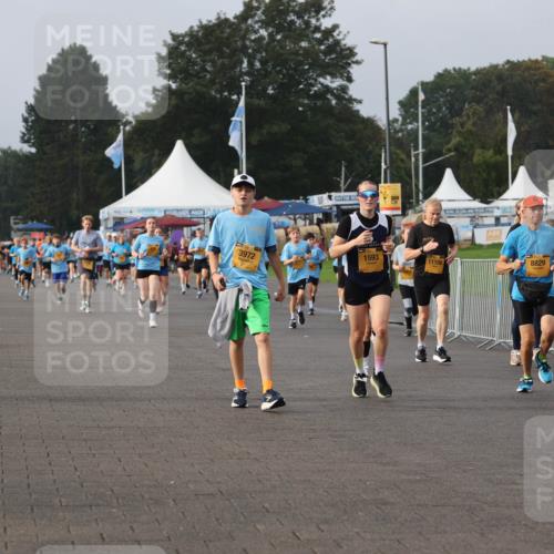 13.09.2026 - Kiel Lauf Andreas Tolksdorf http://msf.ph/oto/10296534 13.09.2026 09:25:01 Kiellinie 6, 3972, 40, 1593, 3142, 8829, 11106 meine-sportfotos.de