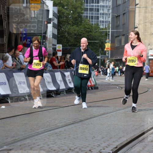 13.09.2026 - 21. swb-Marathon Bremen Strokosch-Dieckow http://msf.ph/oto/10296580 13.09.2026 11:30:36 Ziel 12535 meine-sportfotos.de