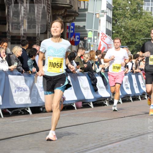 13.09.2026 - 21. swb-Marathon Bremen Strokosch-Dieckow http://msf.ph/oto/10296628 13.09.2026 10:48:18 Ziel 10142, 10329, 11193, 11360, 11735, 12278, 12354, 12487, 12558, 13620, 10231, 10269, 10421, 10426, 10489, 10770, 10814, 10993, 11582, 11683, 11815, 11837, 12259, 13570 meine-sportfotos.de