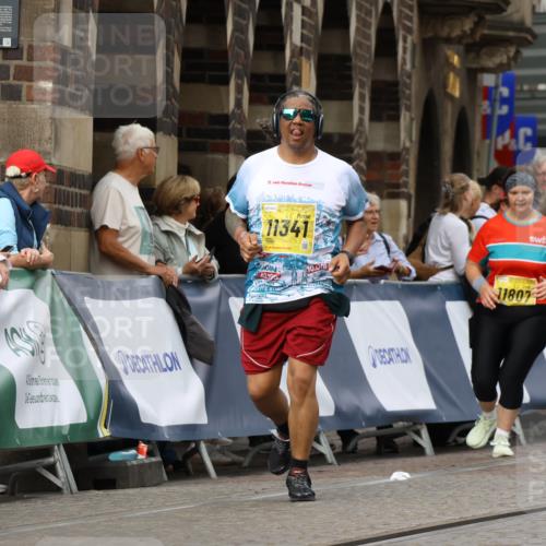 13.09.2026 - 21. swb-Marathon Bremen Strokosch-Dieckow http://msf.ph/oto/10296664 13.09.2026 11:31:54 Ziel  meine-sportfotos.de
