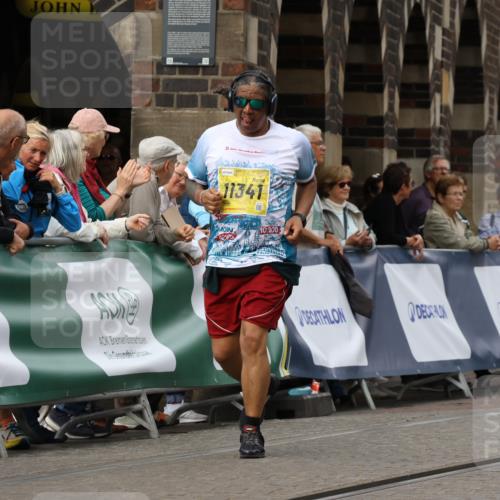 13.09.2026 - 21. swb-Marathon Bremen Strokosch-Dieckow http://msf.ph/oto/10296683 13.09.2026 11:31:55 Ziel  meine-sportfotos.de