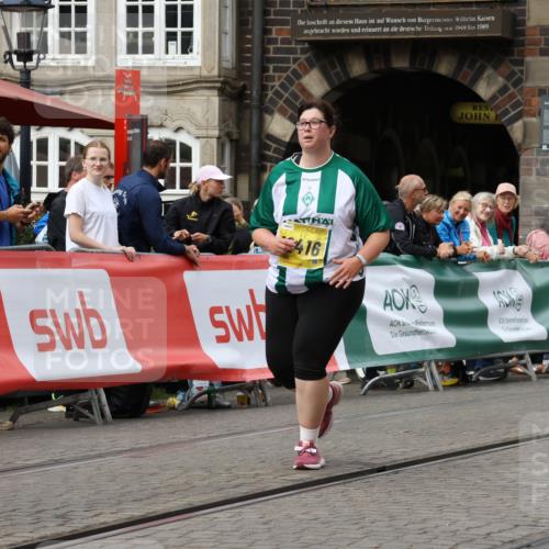 13.09.2026 - 21. swb-Marathon Bremen Strokosch-Dieckow http://msf.ph/oto/10296790 13.09.2026 11:32:49 Ziel  meine-sportfotos.de