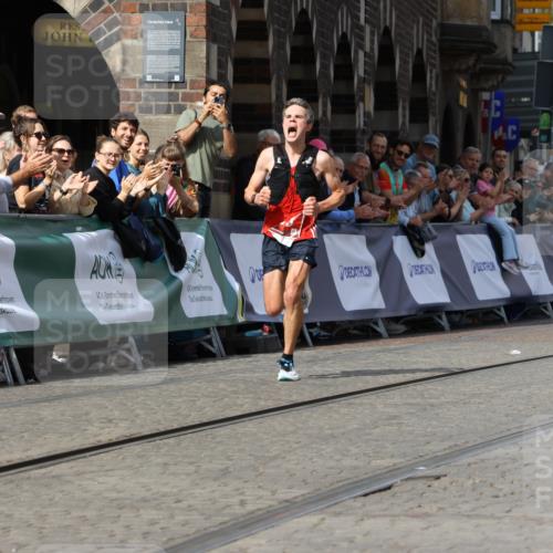 13.09.2026 - 21. swb-Marathon Bremen Strokosch-Dieckow http://msf.ph/oto/10296826 13.09.2026 12:09:40 Ziel 133 meine-sportfotos.de