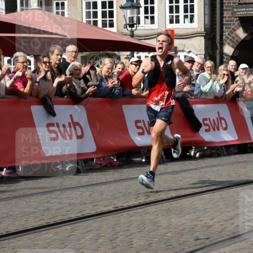 13.09.2026 - 21. swb-Marathon Bremen Strokosch-Dieckow http://msf.ph/oto/10296883 13.09.2026 12:09:42 Ziel 133 meine-sportfotos.de