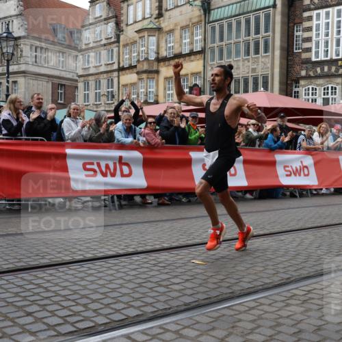 13.09.2026 - 21. swb-Marathon Bremen Strokosch-Dieckow http://msf.ph/oto/10296920 13.09.2026 12:17:24 Ziel 1109 meine-sportfotos.de