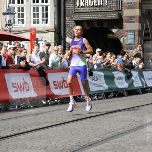 13.09.2026 - 21. swb-Marathon Bremen Strokosch-Dieckow http://msf.ph/oto/10296954 13.09.2026 12:18:10 Ziel 1956 meine-sportfotos.de