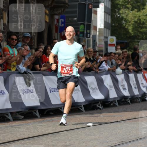 13.09.2026 - 21. swb-Marathon Bremen Strokosch-Dieckow http://msf.ph/oto/10296999 13.09.2026 12:19:34 Ziel 207 meine-sportfotos.de