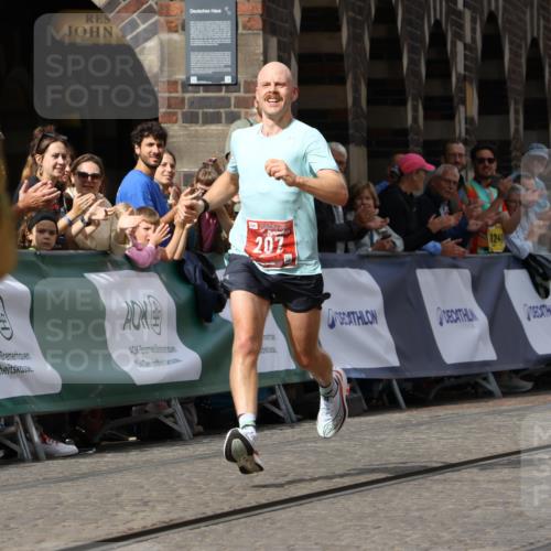 13.09.2026 - 21. swb-Marathon Bremen Strokosch-Dieckow http://msf.ph/oto/10297002 13.09.2026 12:19:35 Ziel 207 meine-sportfotos.de