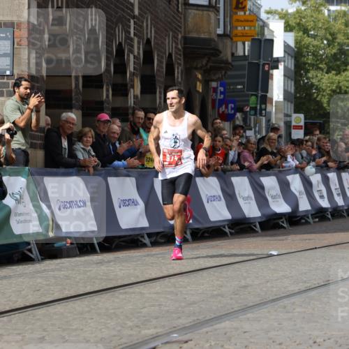 13.09.2026 - 21. swb-Marathon Bremen Strokosch-Dieckow http://msf.ph/oto/10297039 13.09.2026 12:20:44 Ziel 974, 626 meine-sportfotos.de