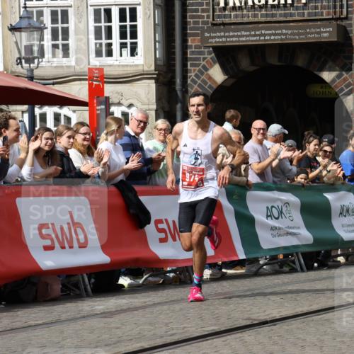 13.09.2026 - 21. swb-Marathon Bremen Strokosch-Dieckow http://msf.ph/oto/10297090 13.09.2026 12:20:46 Ziel 974, 626 meine-sportfotos.de