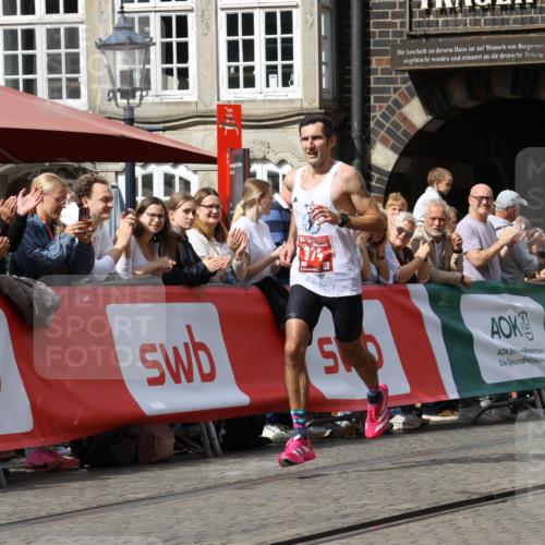 13.09.2026 - 21. swb-Marathon Bremen Strokosch-Dieckow http://msf.ph/oto/10297100 13.09.2026 12:20:46 Ziel 974, 626 meine-sportfotos.de