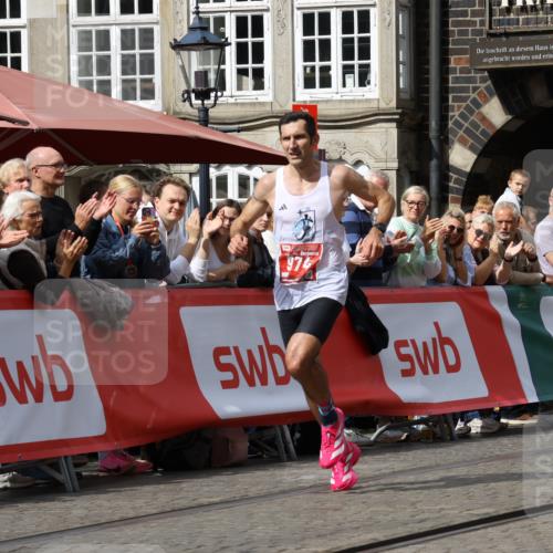 13.09.2026 - 21. swb-Marathon Bremen Strokosch-Dieckow http://msf.ph/oto/10297113 13.09.2026 12:20:46 Ziel 974, 626 meine-sportfotos.de